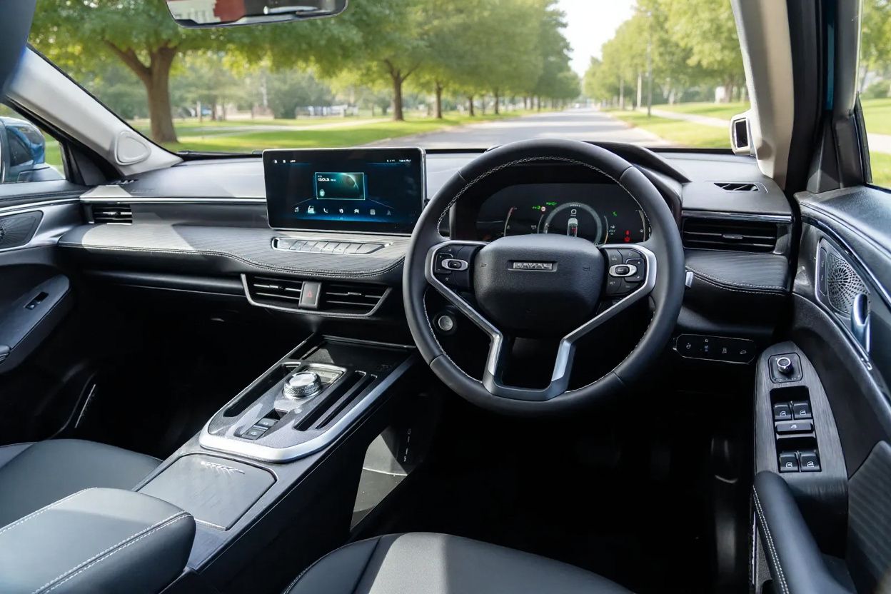 Haval Jolion Hybrid — interior dashboard